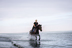 Frau mit Warmblut