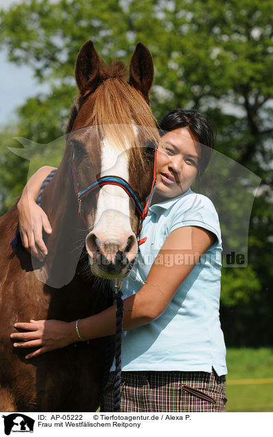 Frau mit Westflischem Reitpony / woman with pony / AP-05222