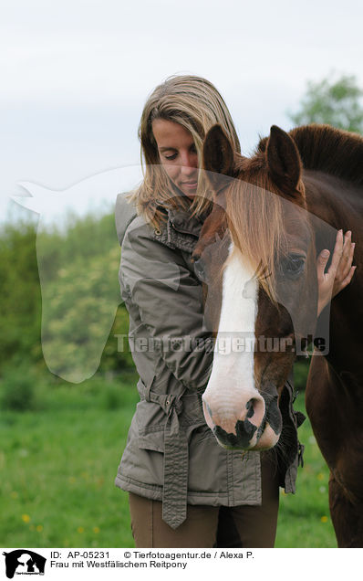 Frau mit Westflischem Reitpony / woman with pony / AP-05231