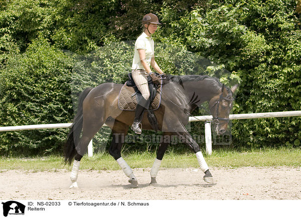 Reiterin / horsewoman / NS-02033