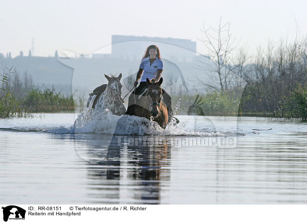 Reiterin mit Handpferd / Leisure rider / RR-08151