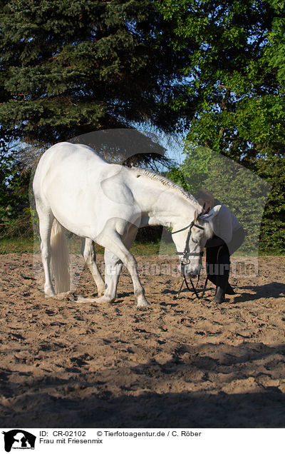 Frau mit Friesenmix / CR-02102