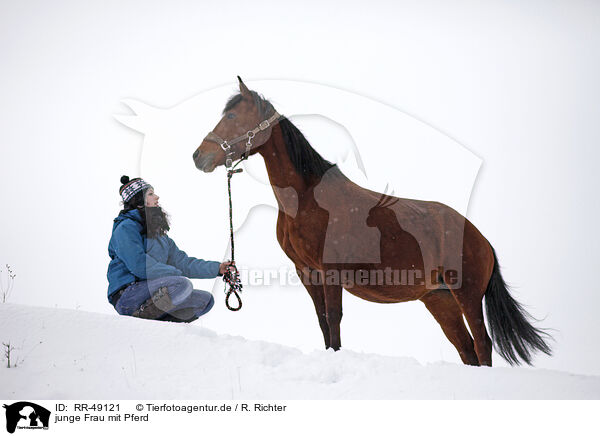 junge Frau mit Pferd / young woman with horse / RR-49121