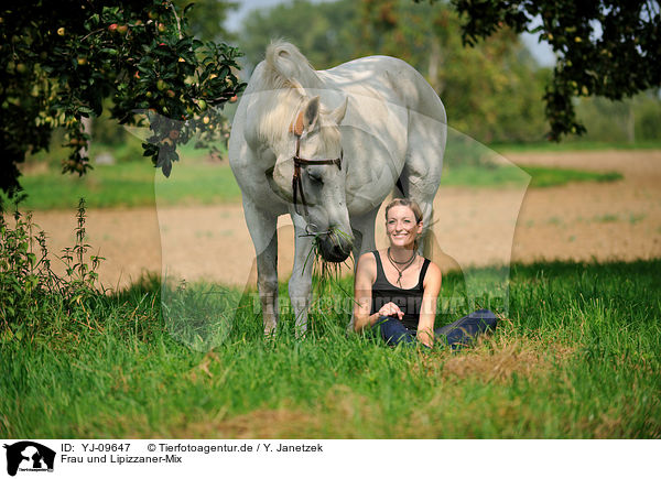 Frau und Lipizzaner-Mix / woman and Lipizzan-Horse-Cross / YJ-09647