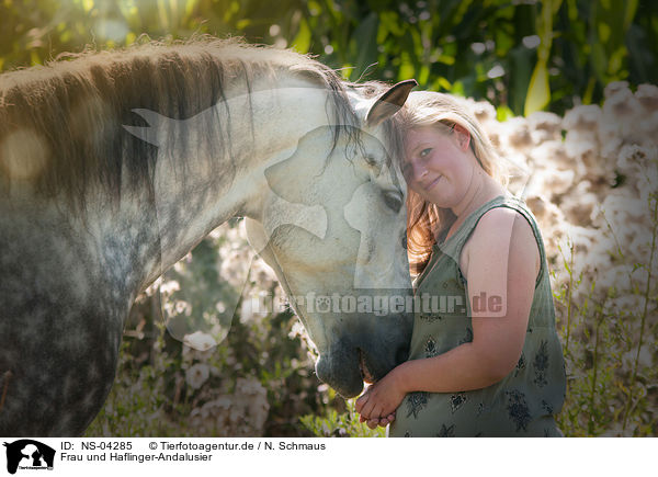 Frau und Haflinger-Andalusier / NS-04285