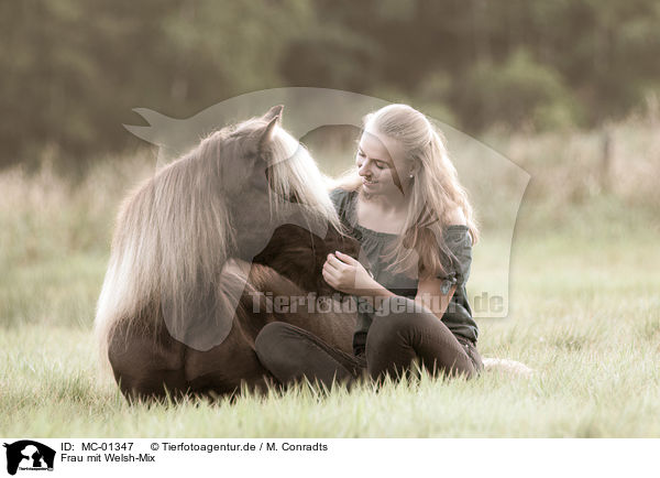 Frau mit Welsh-Mix / woman with Welsh-Cross / MC-01347