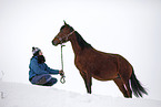 junge Frau mit Pferd
