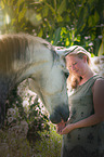 Frau und Haflinger-Andalusier