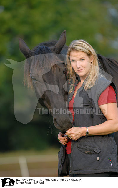 junge Frau mit Pferd / young woman with horse / AP-01046
