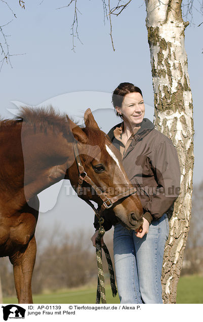 junge Frau mit Pferd / young woman with horse / AP-01139