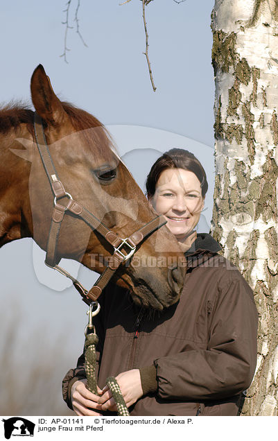 junge Frau mit Pferd / young woman with horse / AP-01141