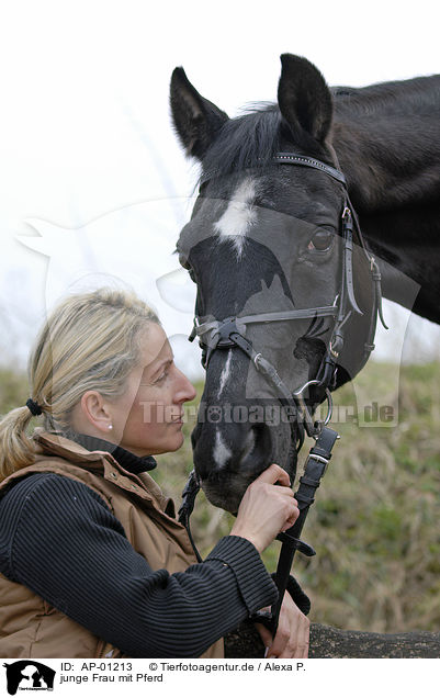 junge Frau mit Pferd / young woman with horse / AP-01213