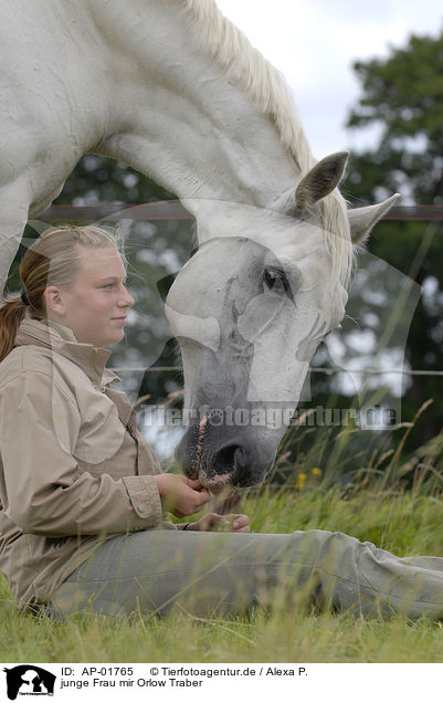 junge Frau mir Orlow Traber / young woman with horse / AP-01765