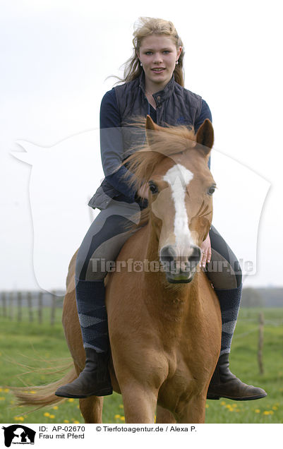 Frau mit Pferd / AP-02670