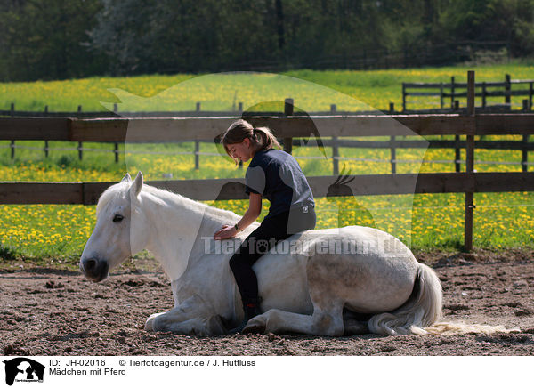 Mdchen mit Pferd / girl with horse / JH-02016