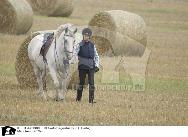Mdchen mit Pferd / girl with horse / THA-01300