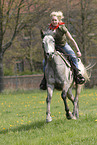 Frau mit Shagya Araber