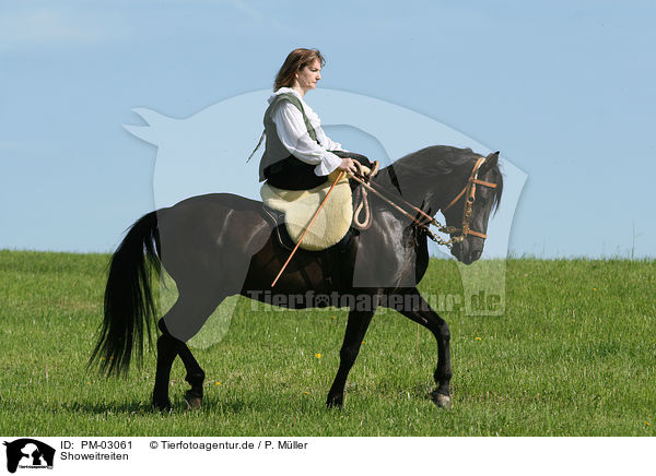 Showeitreiten / show riding / PM-03061