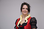 Frau und Albino Dunkler Tigerpython