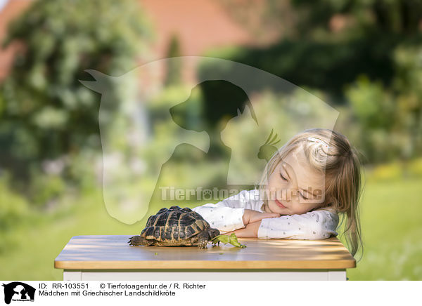 Mdchen mit Griechischer Landschildkrte / RR-103551