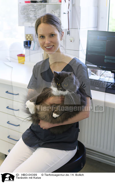 Tierrztin mit Katze / HBO-04399