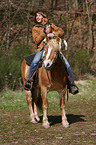 Frau mit Haflinger & Jack Russell Terrier