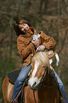 Frau mit Haflinger & Jack Russell Terrier