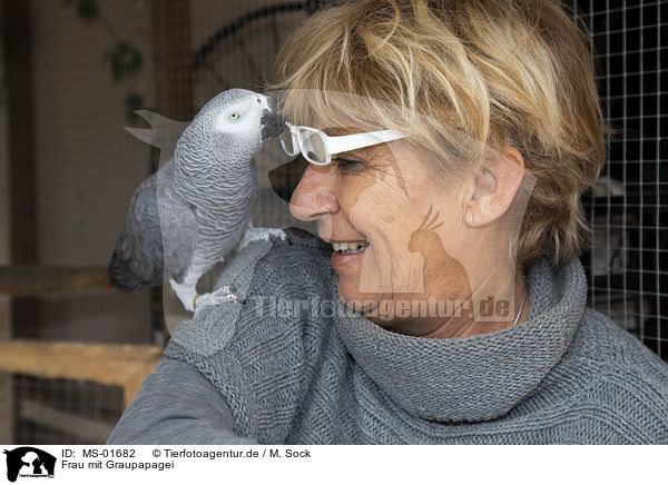 Frau mit Graupapagei / MS-01682