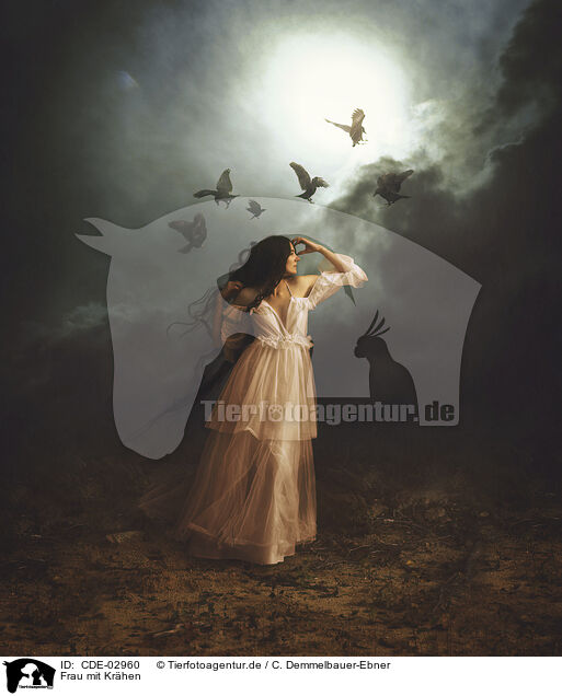 Frau mit Krhen / woman with Crow / CDE-02960
