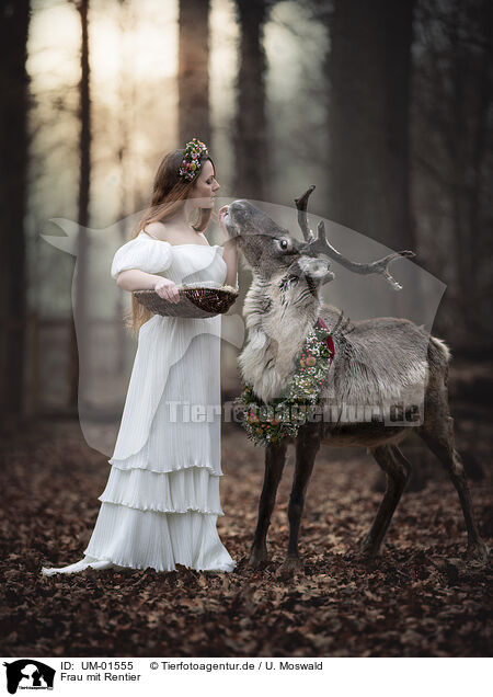 Frau mit Rentier / woman with Reindeer / UM-01555